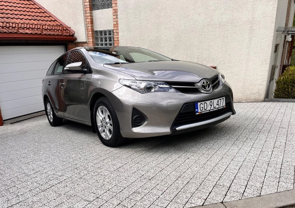 Toyota Auris cena 29999 przebieg: 240000, rok produkcji 2013 z Gdynia małe 172